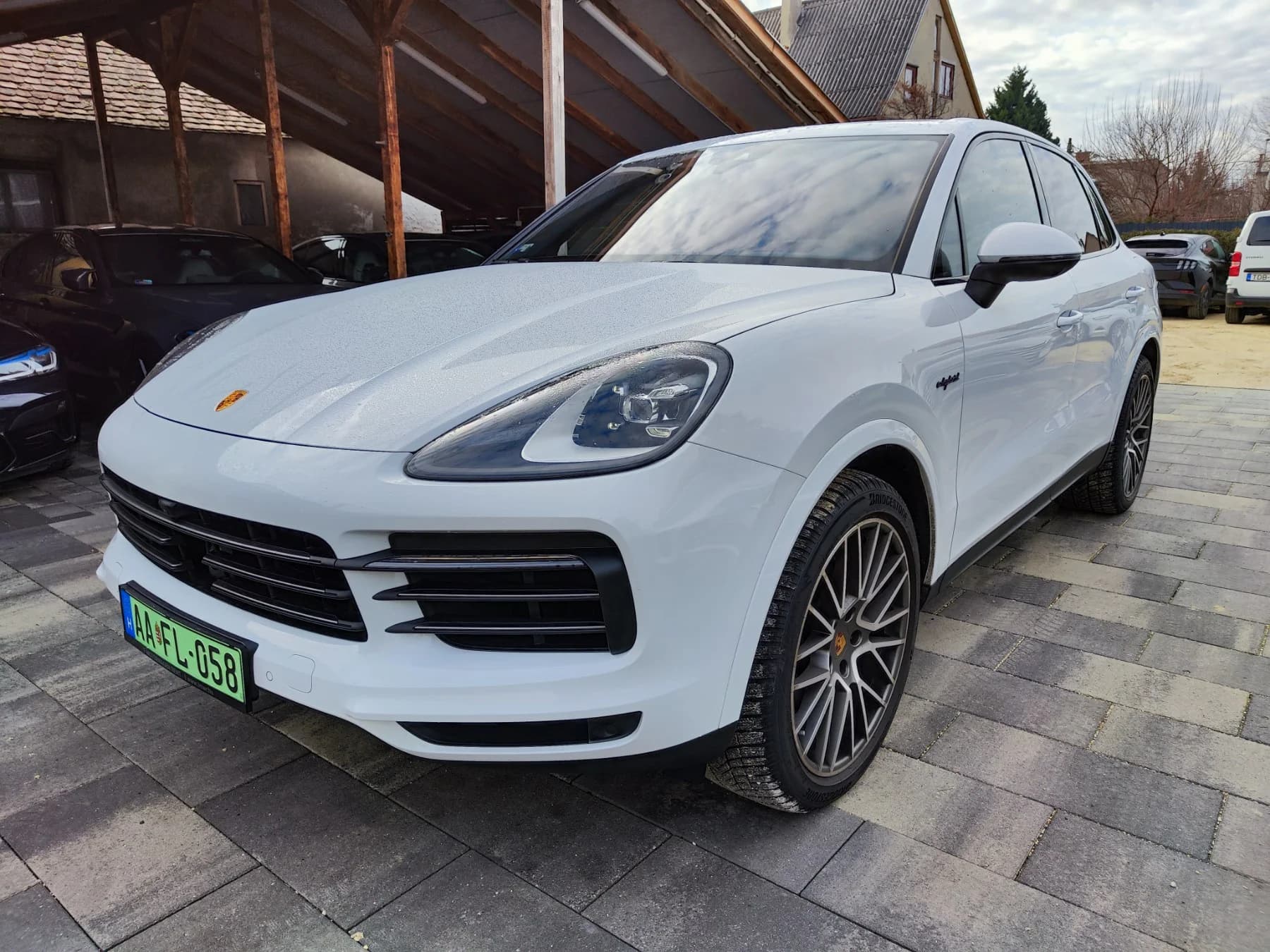 Porsche Cayenne SUV PHEV